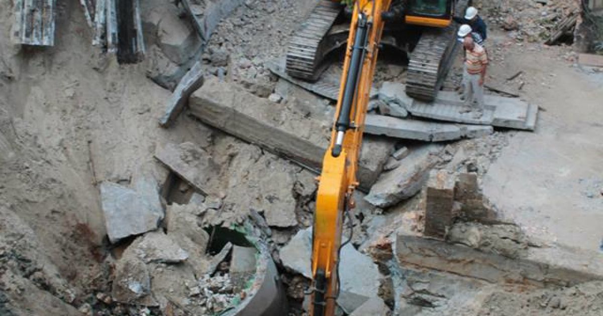 В Киеве продолжается ремонт коллектора / © Киевводоканал
