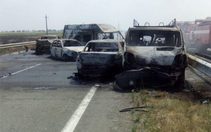 Масштабна ДТП на трасі Одеса-Київ: зіткнулися 8 авто, є загиблі
