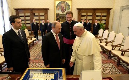 В Ватикане настоятельно попросили Путина не опаздывать на встречу с Папой Римским