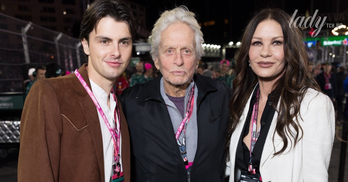 Майкл Дуглас і Кетрін Зета-Джонс із сином