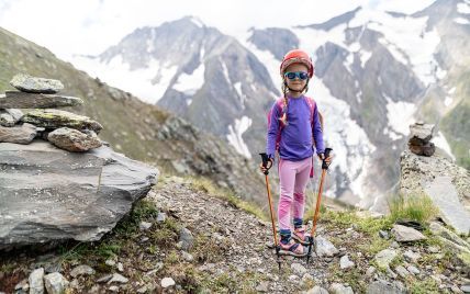 5-річна дівчинка з Рівного підкорила одну з вершин Великого Кавказу, заввишки 4000 м: фото