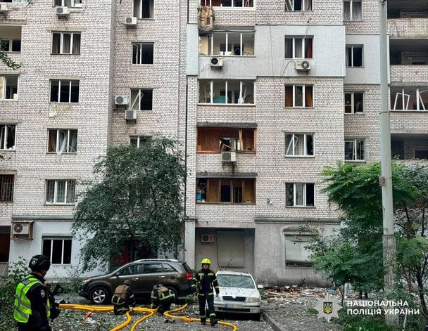 Попадание БпЛА в многоэтажку. / © Полиция Киева