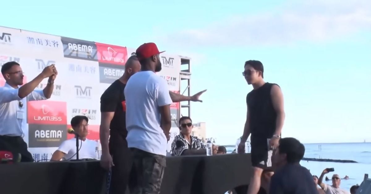 Охоронець Мейвезера жорстко втрутився у дуель поглядів з майбутнім суперником легенди (відео)