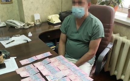 У Києві завідувач патологоанатомічного відділення та лікар вимагали хабарі від родичів померлих