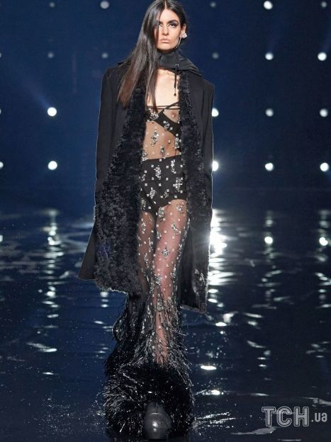 Колекція Givenchy прет-а-порте сезону осінь-зима 2021-2022 / © East News