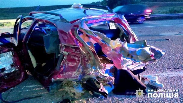Все шесть человек из легкового автомобиля получили травмы