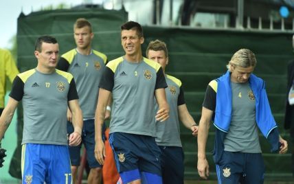 Збірна України відправилася до Лілля на свій перший матч Євро-2016
