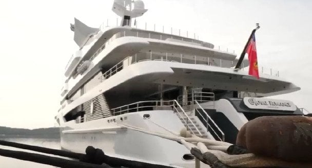 Яхта Медведчука «Royal Romance»