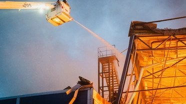 атака на фабрику Philip Morris у Харкові_1 / © ДСНС