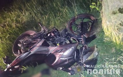 Влетел в дерево: 24-летний мотоциклист разбился насмерть на Волыни (фото)