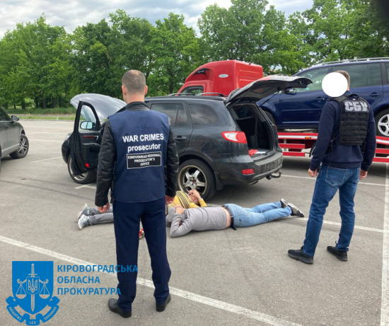 У Кропивницькому "волонтер" намагався продати три автівки, ввезені як гумдопомога