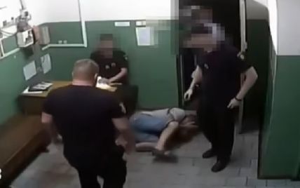 Суд освободил из-под стражи харьковских полицейских, которые жестоко издевались над задержанными