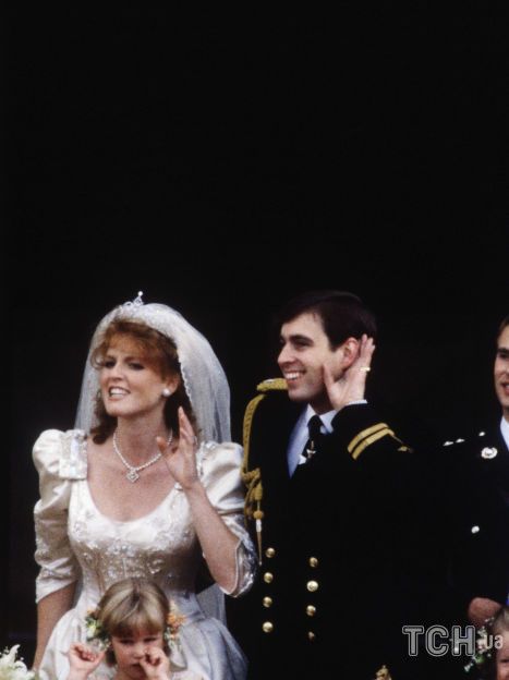 Принц Эндрю в день свадьбы с Сарой Фергюсон / © Getty Images