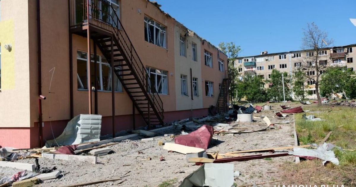 Последствия атаки оккупантов по детскому саду в Мирнограде