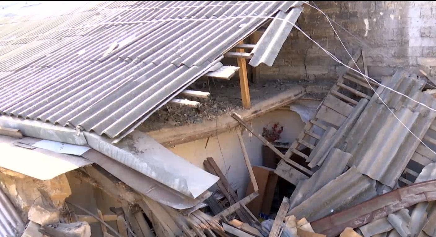 В Одессе пенсионерка чудом спаслась во время обвала стены жилого дома