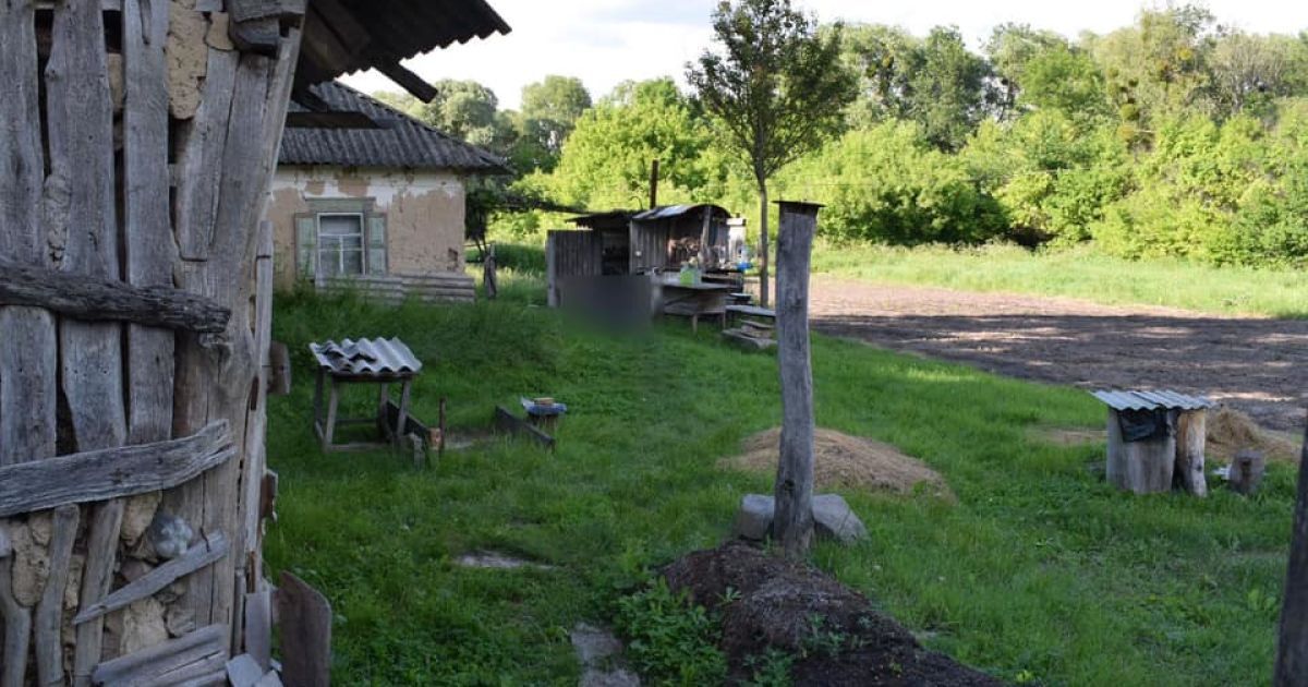 У Полтавській області сусід зарізав ножем свого знайомого і скоїв суїцид