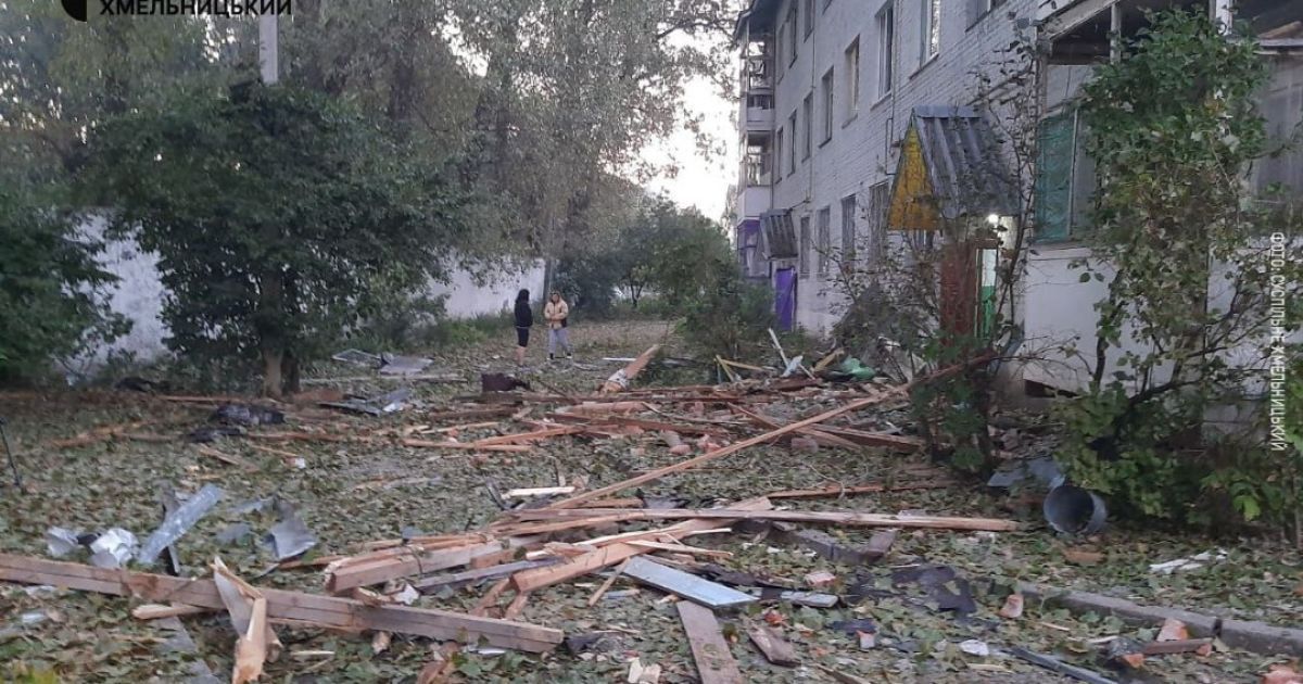 Поврежден жилой дом в Хмельницком после атаки БПЛА. ФОТО: Общественное Хмельницкий