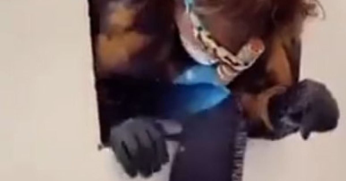 Женщина обнаружила тайную комнату