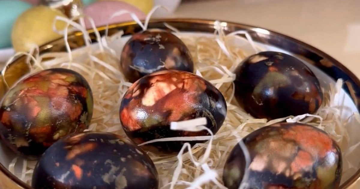 Мраморные пасхальные яйца. Фото: https://www.youtube.com/@beautiful_at_home