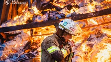 атака на фабрику Philip Morris у Харкові_8 / © ДСНС