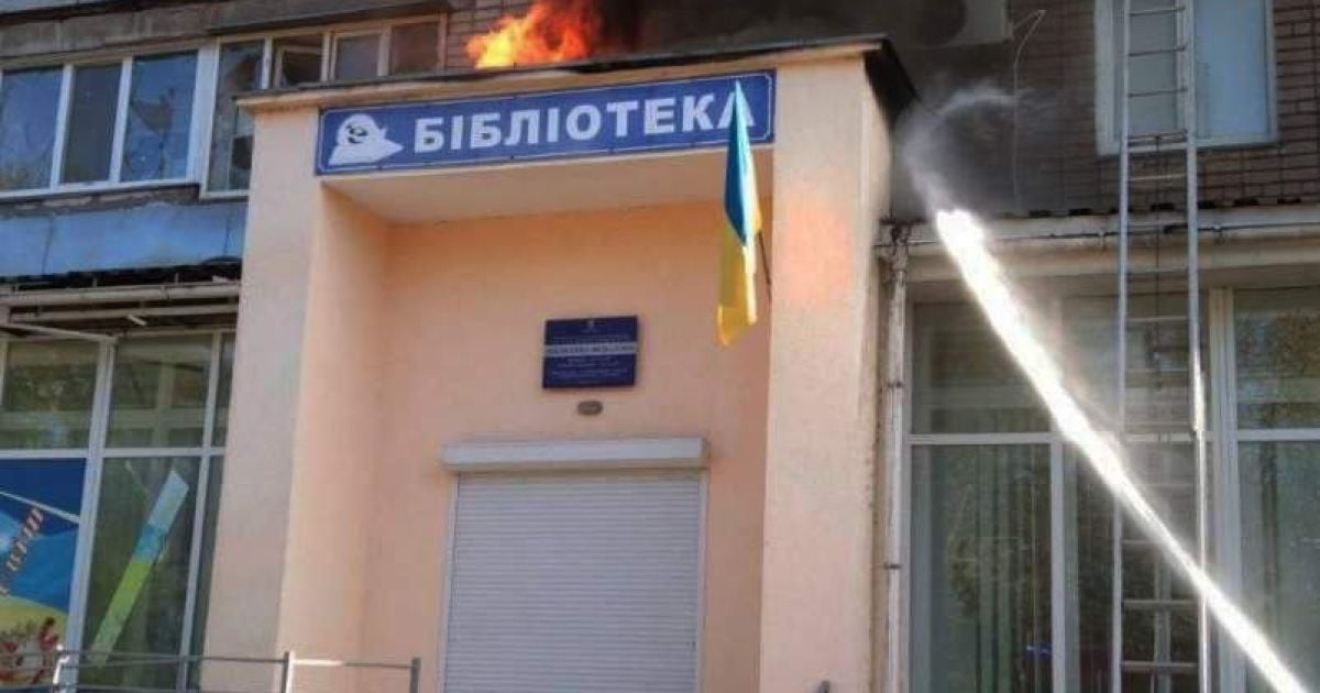 Обстріл у Миколаєві: окупанти пошкодили балкони та вікна двох квартир, рятувальники загасили пожежу