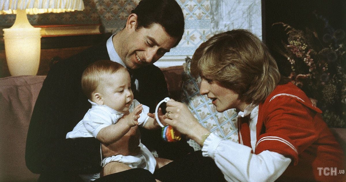 Принц Уильям с родителями Дианой и Чарльзом, 1982 год