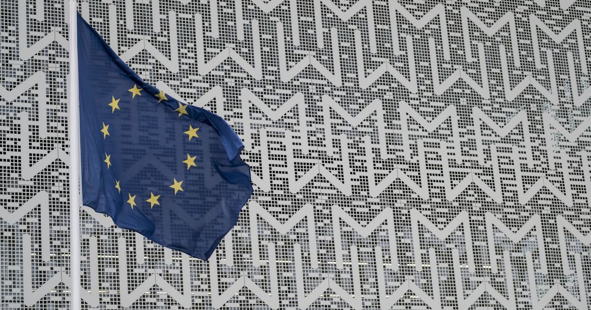 Евросоюз на треть поднял консульский сбор