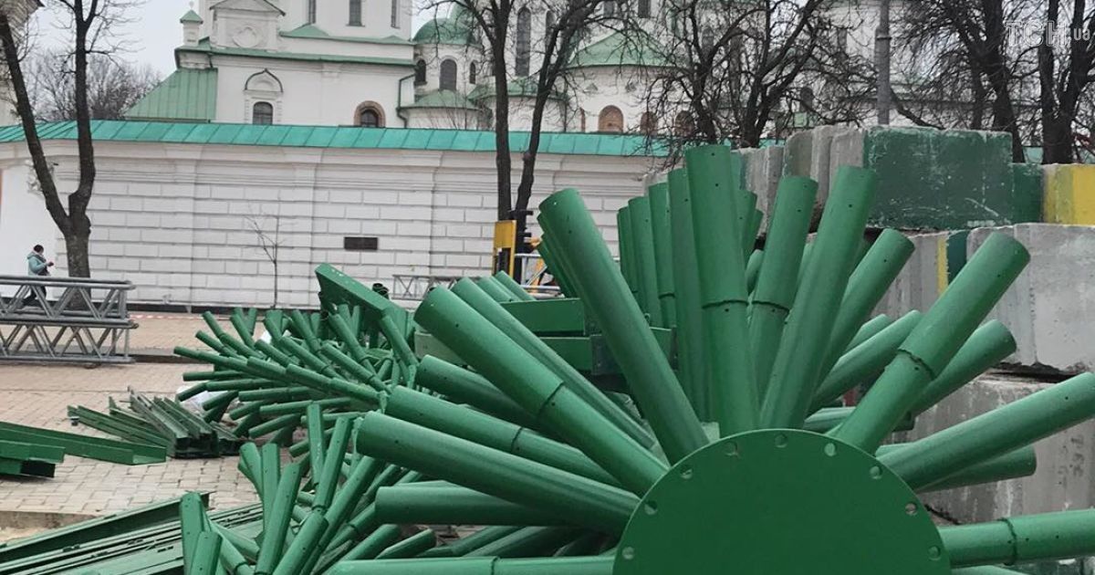 На софійській монтують різдвяне містечко_5 / © Валентина Доброта/ТСН