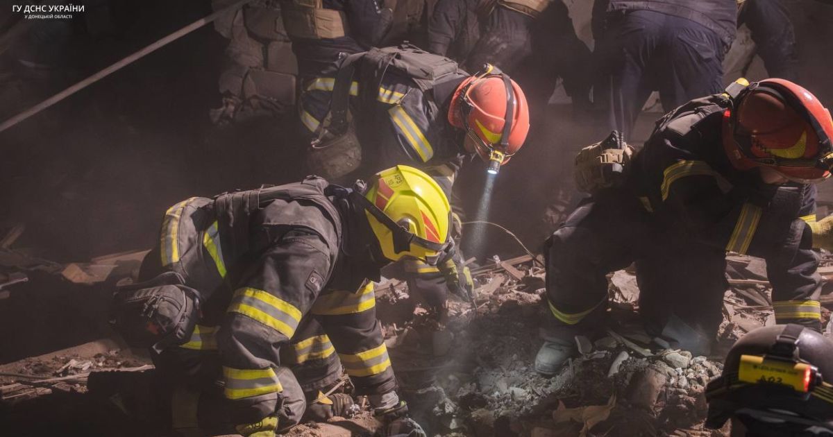 ДСНС ліквідовує наслідки ударів по Краматорську та Слов'янську