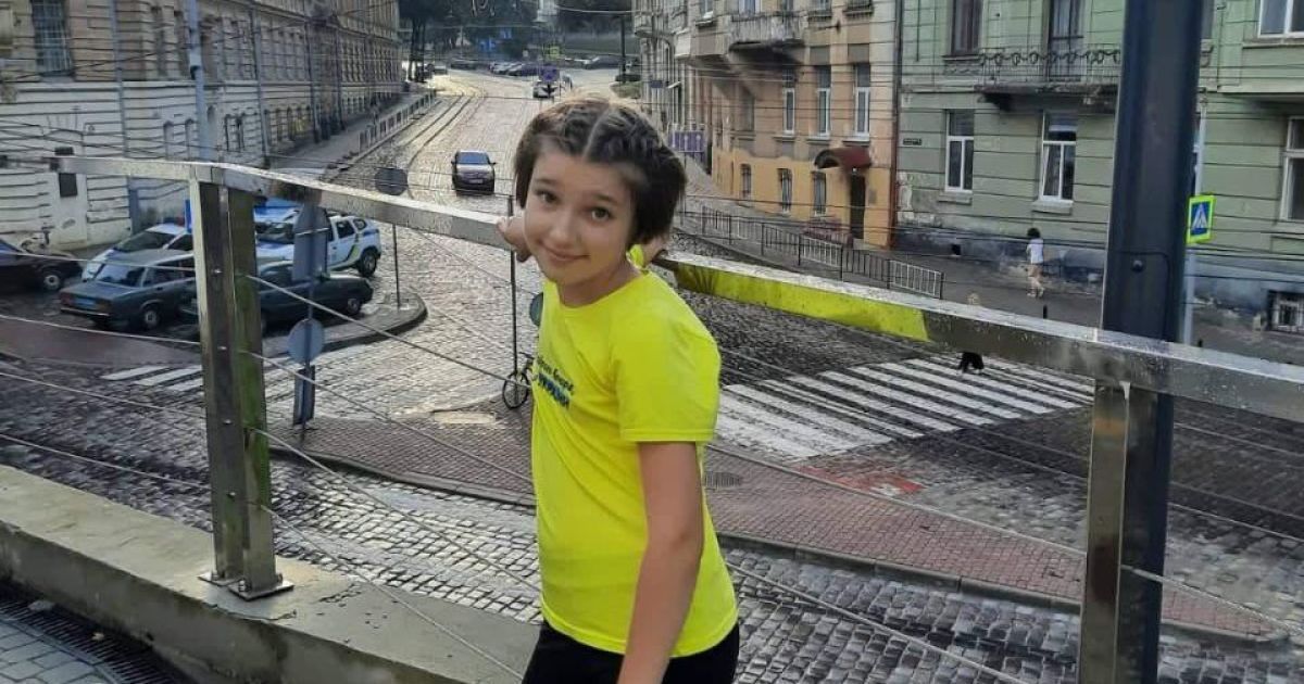 "Хочу победы Украины": 10-летняя девочка с Одесчины во второй раз отдала ВСУ 10 тыс. грн, подаренные ей волонтерами