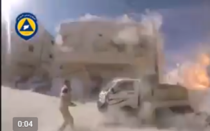 В Сети появилось видео коварного российского авиаудара по жилым кварталам в Сирии
