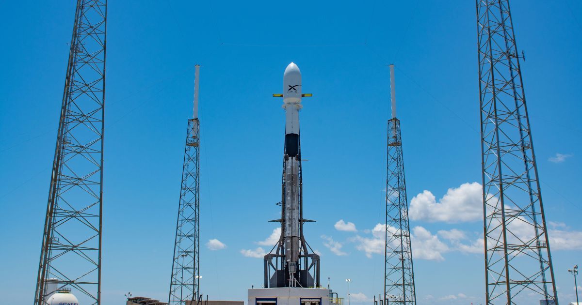 SpaceX готовится запустить в космос очередную порцию интернет-зондов для "глобального Wi-Fi"