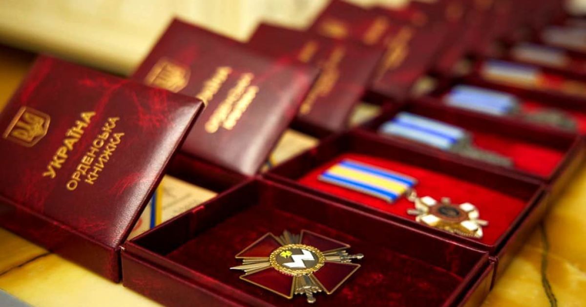 Зеленський підписав укази про відзначення держнагородами понад 130 нацгвардійців