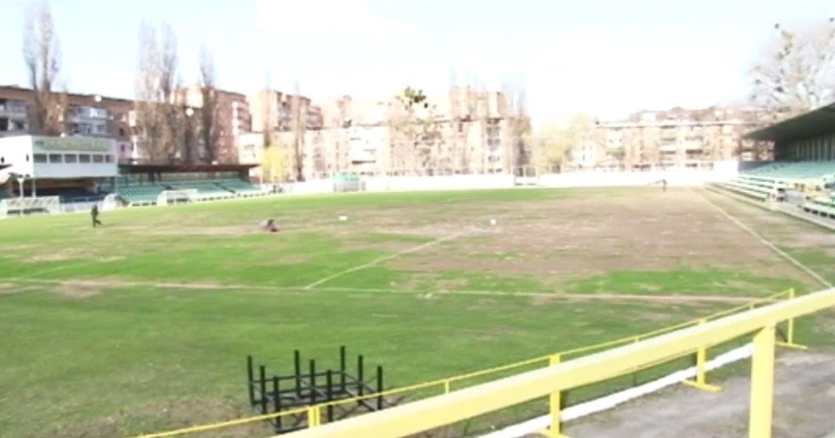 "Местами вымерла трава". В "Полтаве" объяснили причину плохого поля перед игрой с "Шахтером"