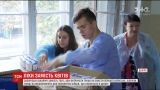 Запорожские школьники собрали 16 тысяч гривен на медикаменты для раненых бойцов