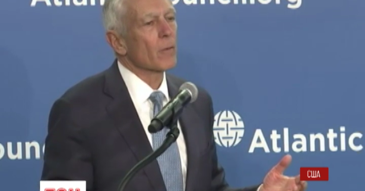 Веслі Кларк відвідав передову