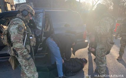 У Дніпрі чоловіки кинули гранату в автомобіль: в поліції розповіли деталі інциденту (фото)