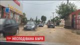 Внезапный ливень за несколько часов затопил улицы пригорода Афин
