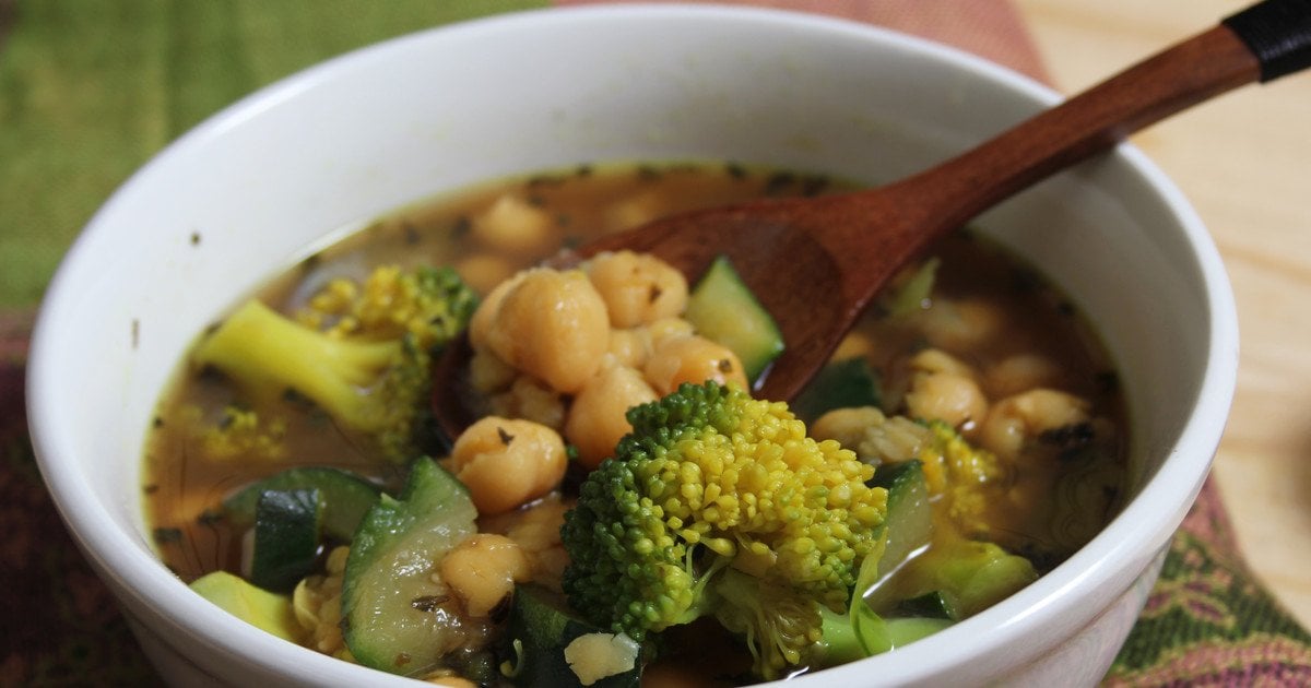 Суп из нута с брокколи