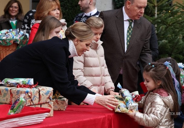 Княгиня Шарлін, принц Жак і принцеса Габріелла і князь Альбер II / © Getty Images
