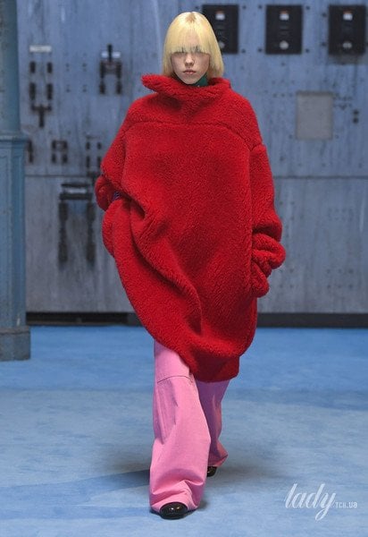 Коллекция Raf Simons прет-а-порте сезона осень-зима 2021-2022 / © East News