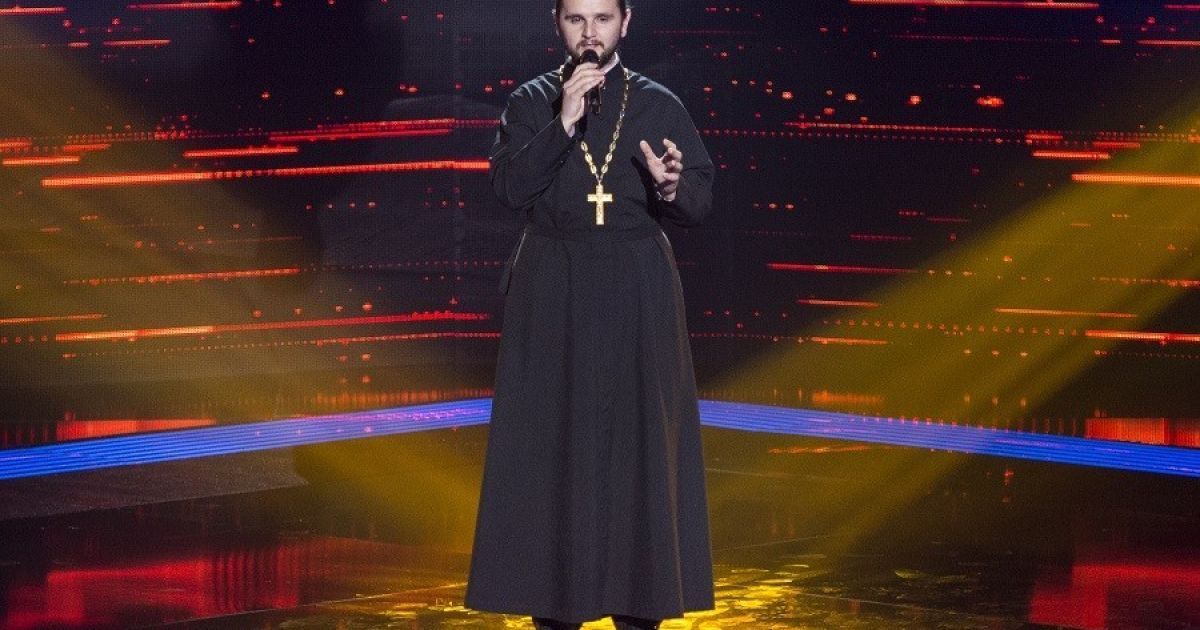 Слезы Кароль и шок Бабкина: "Голос країни-7" побил рекорд просмотра во время выступления молодого священника
