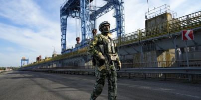"Підрив ГЕС і вогняний мішок": рашисти в паніці евакуюються з Херсона! Ексклюзивні деталі