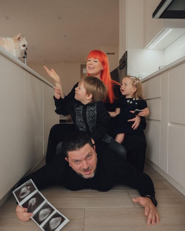 Светлана Тарабарова с семьей / © instagram.com/tarabarova