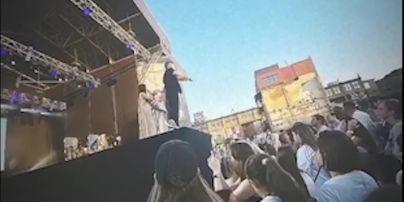 Известный юморист упал со сцены на концерте alyona alyona и Jerry Heil