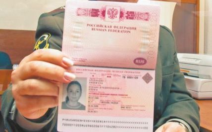С 1 марта россияне будут въезжать в Украину только по заграничным паспортам