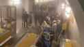У Москві сталась пожежа на станції метро: спалахнув вагон, все у диму, люди тікають (фото, відео)