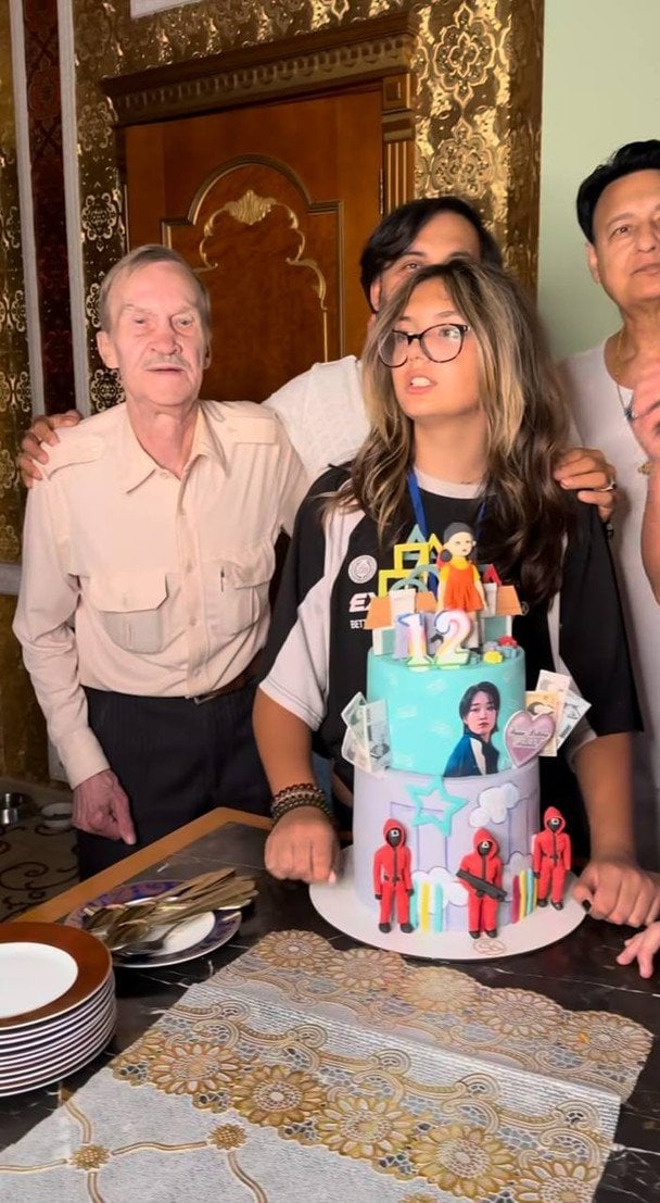 Камалія з родиною / © instagram.com/kamaliyaofficial