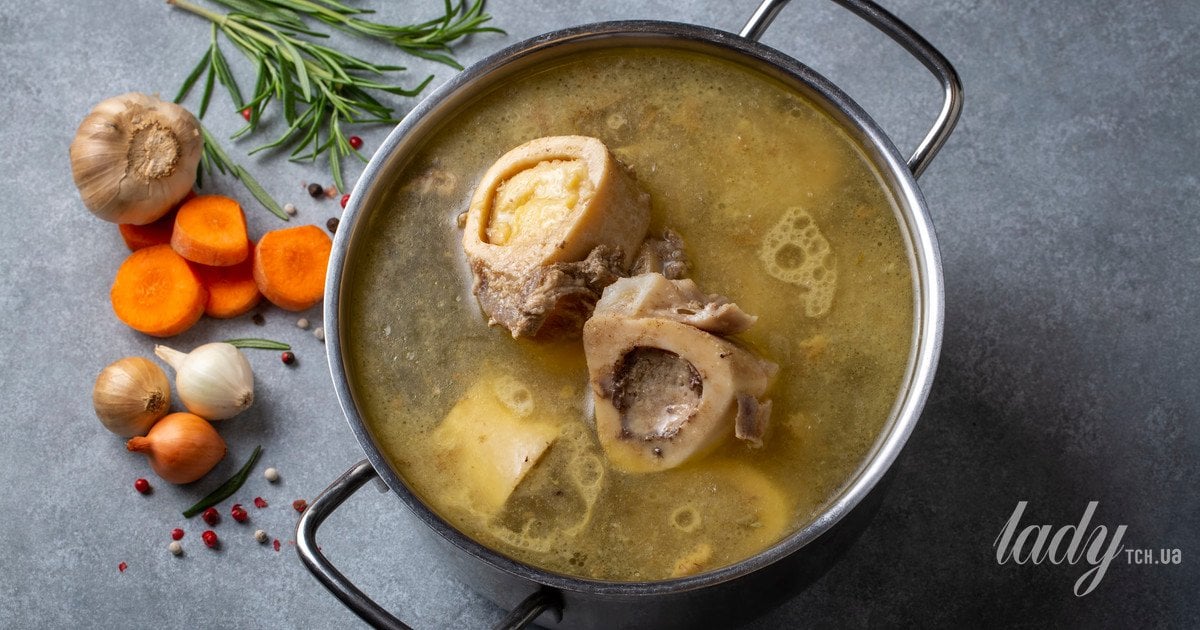 Чому всі п’ють кістковий бульйон і здебільшого роблять це неправильно