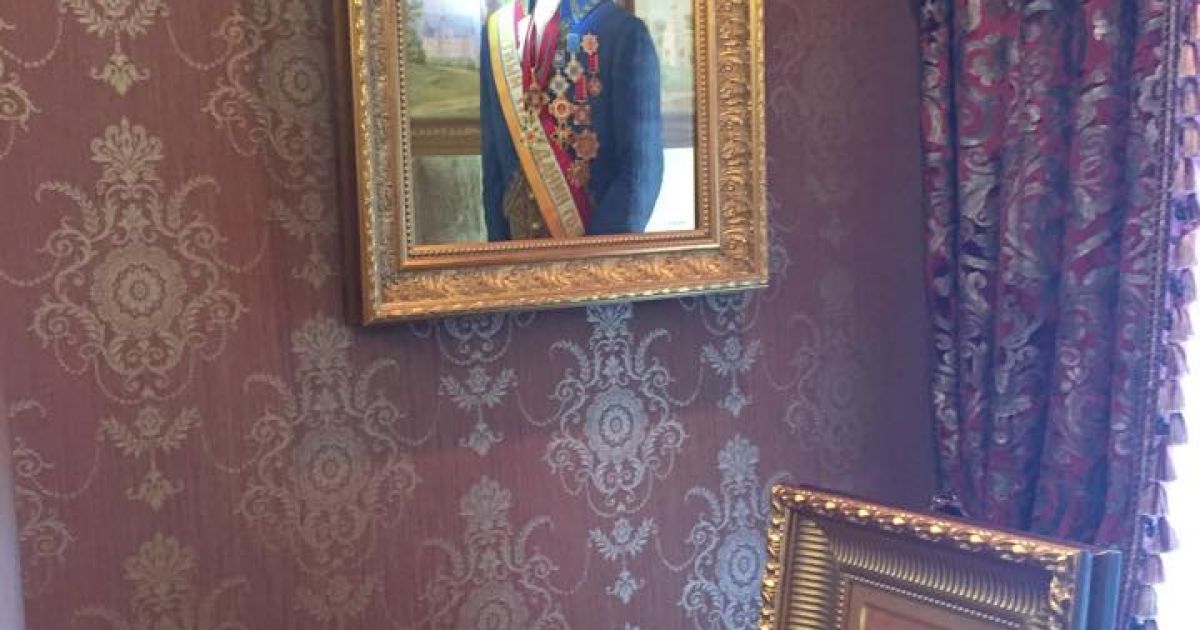 Юзеры бурно троллят роскошный "замок" Кивалова